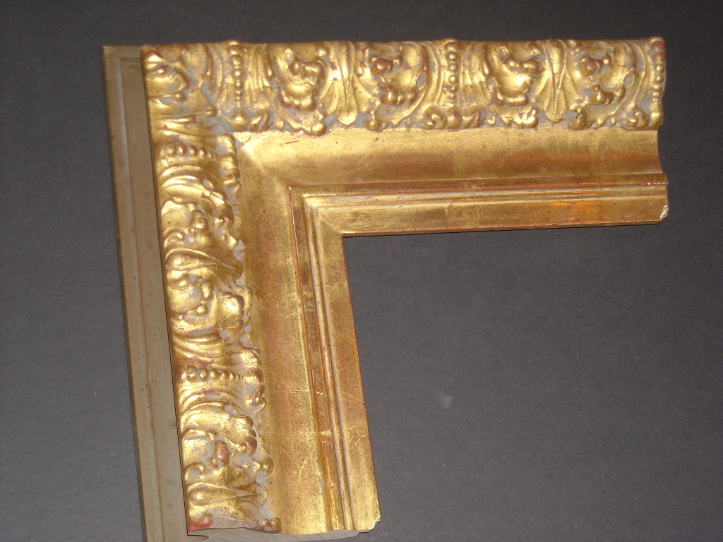 RP197   (4 5/8 inch)   embellished gold trim